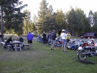 12.Nyfikna på moppar i Renbergsvattnet